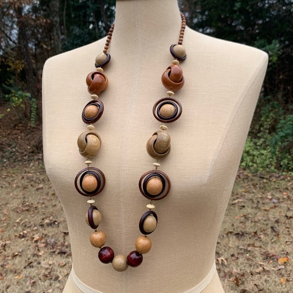 Wood Carved Looped Beads - Picture 3 of 8